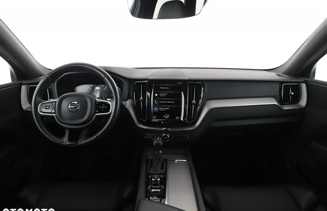Volvo XC 60 cena 117900 przebieg: 135521, rok produkcji 2017 z Chocz małe 352